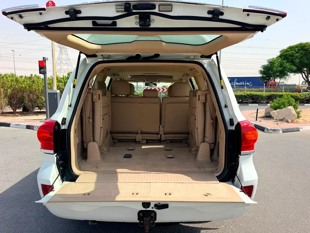 Toyota Land Cruiser 4.6 AT 4WD (5 مقاعد) (309 حصان) - 9