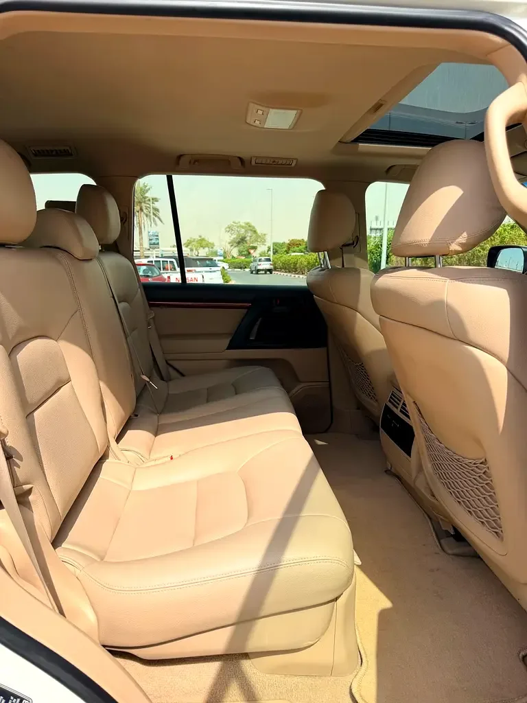 Toyota Land Cruiser 4.6 AT 4WD (5 مقاعد) (309 حصان) - 18