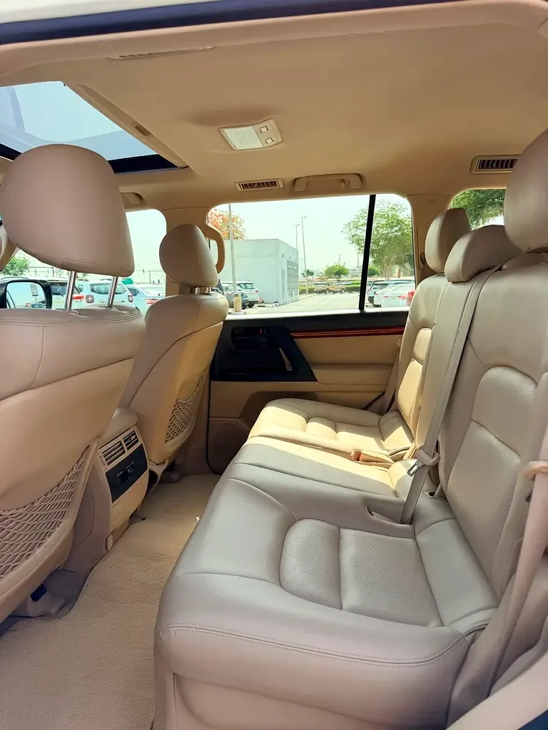 Toyota Land Cruiser 4.6 AT 4WD (5 مقاعد) (309 حصان) - 17