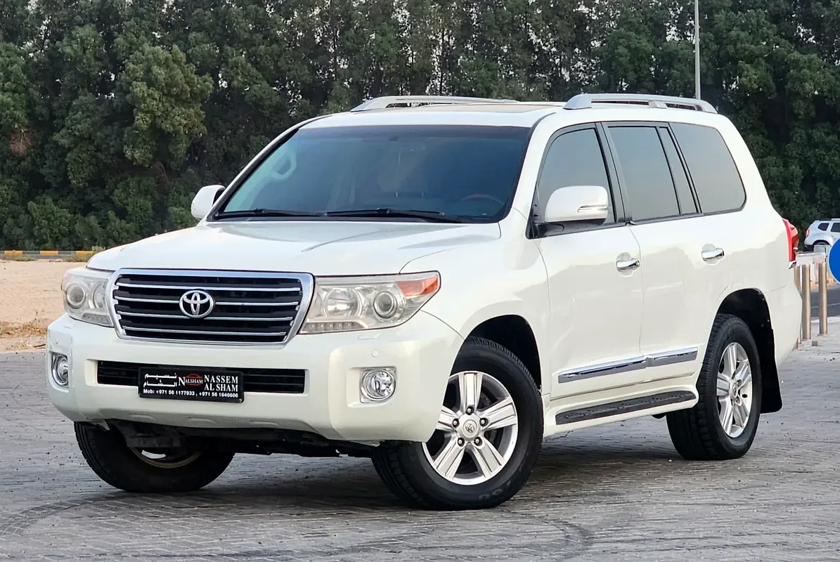 Toyota Land Cruiser 4.6 AT 4WD (7 places) (309 hp)