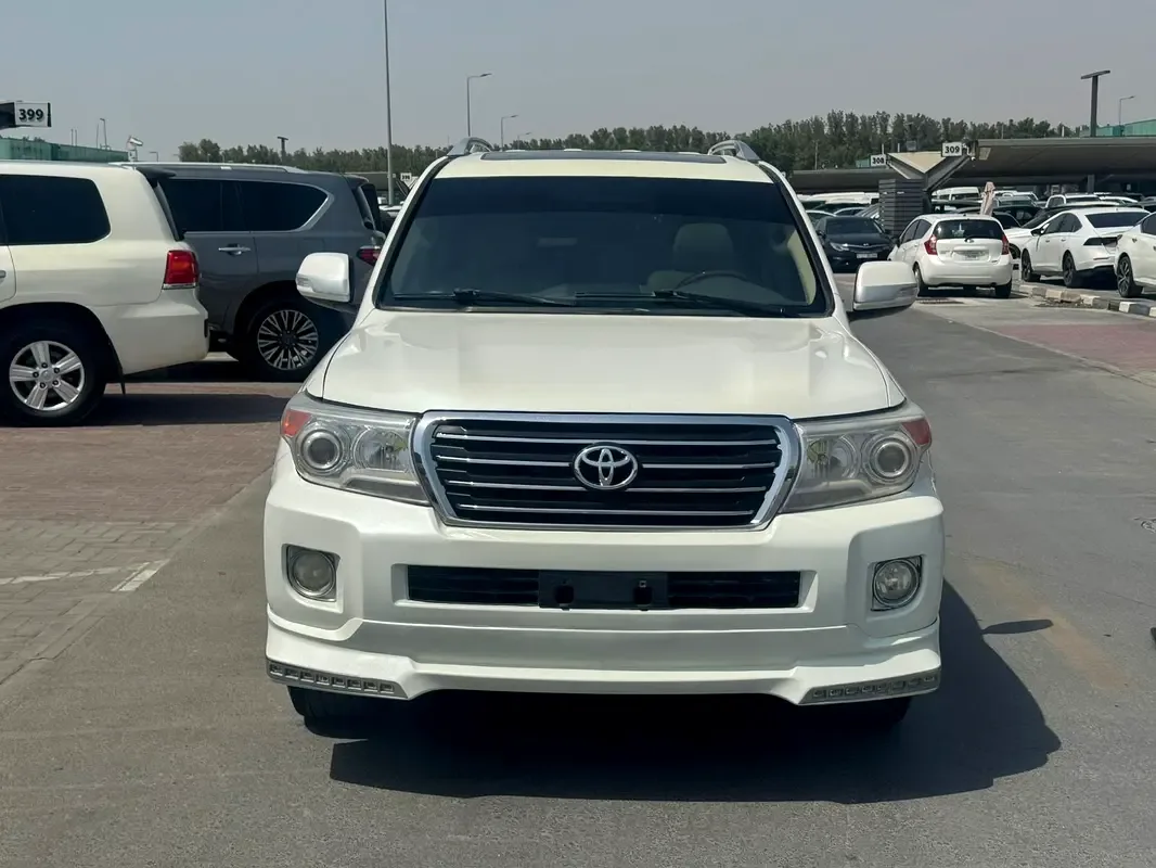 Toyota Land Cruiser 4.6 AT 4WD (7 places) (309 hp)