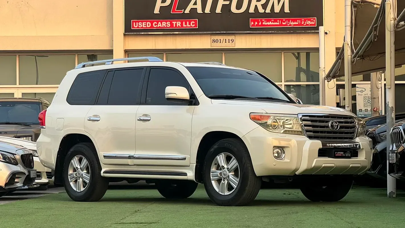 Toyota Land Cruiser 4.6 AT 4WD (7 places) (309 hp)