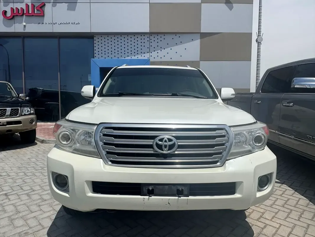Toyota Land Cruiser 4.6 AT 4WD (7 places) (309 hp)