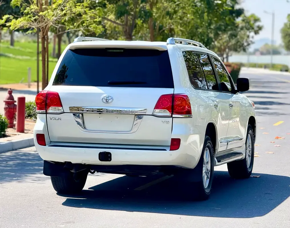 Toyota Land Cruiser 4.6 AT 4WD (7 places) (309 hp) - 4