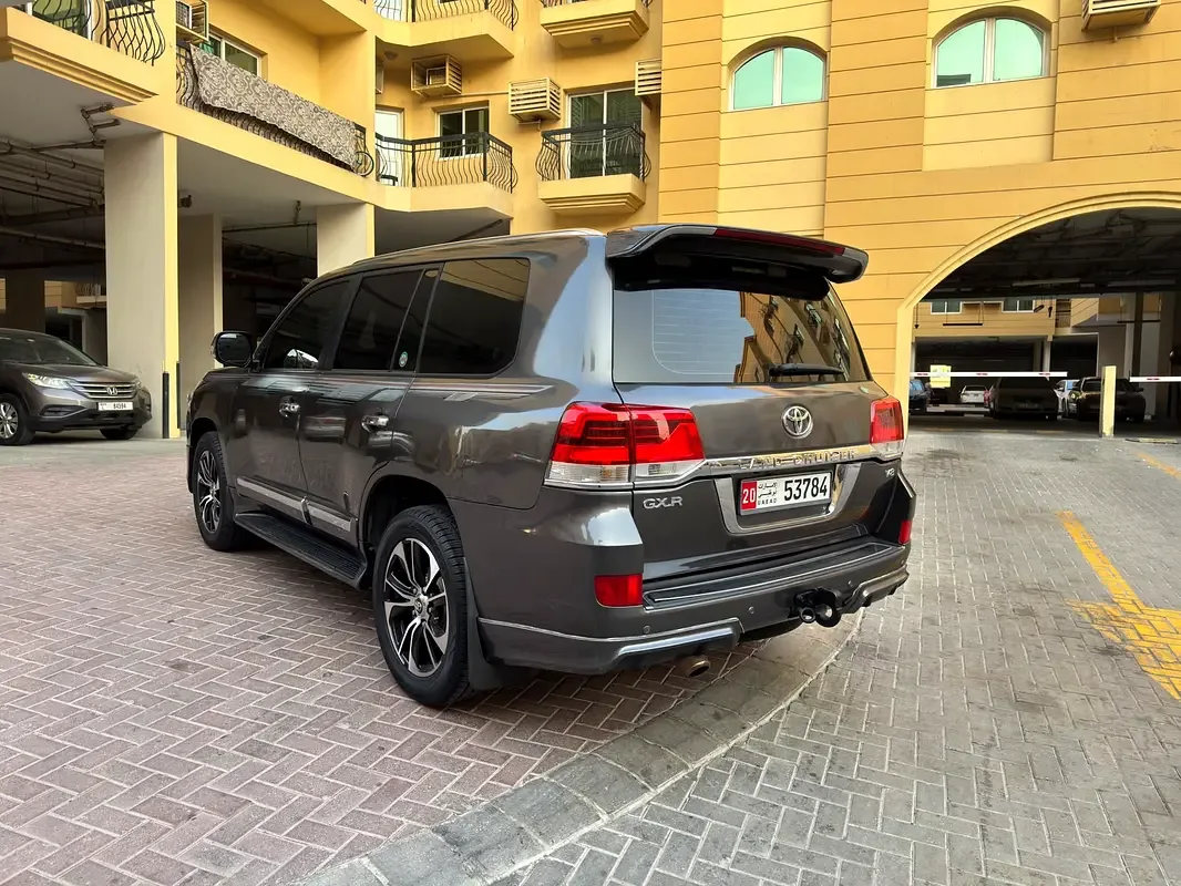 Toyota Land Cruiser 4.6 AT 4WD (7 مقاعد) (309 حصان) - 6