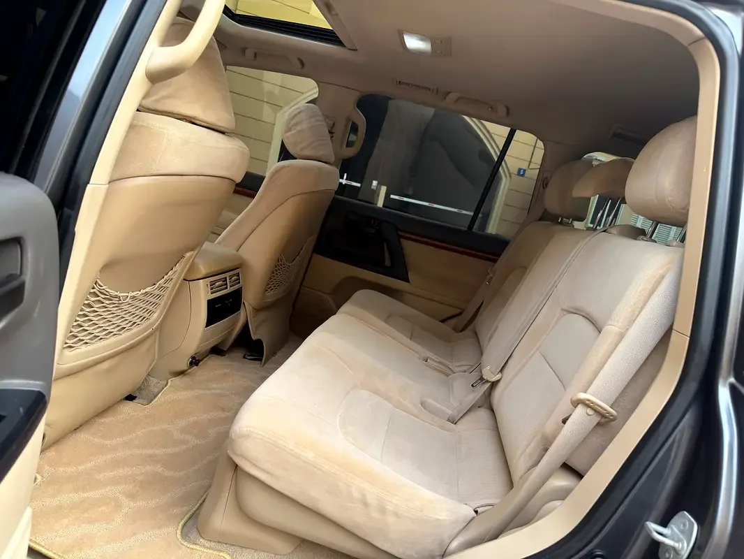 Toyota Land Cruiser 4.6 AT 4WD (7 مقاعد) (309 حصان) - 11