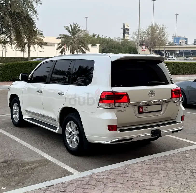 Toyota Land Cruiser 4.6 AT AWD (309 hp)
