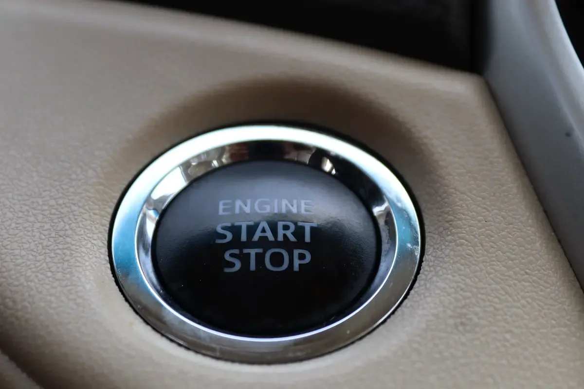 Toyota Land Cruiser 4.6 AT AWD (309 hp) - 16