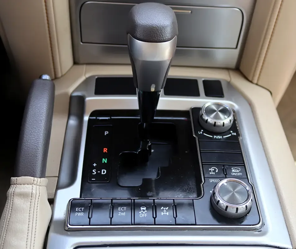 Toyota Land Cruiser 4.6 AT AWD (309 hp) - 17