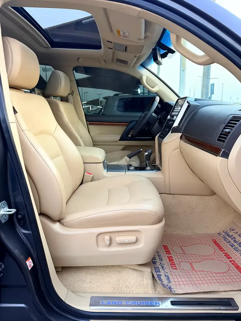 Toyota Land Cruiser 4.6 AT AWD (309 hp) - 8