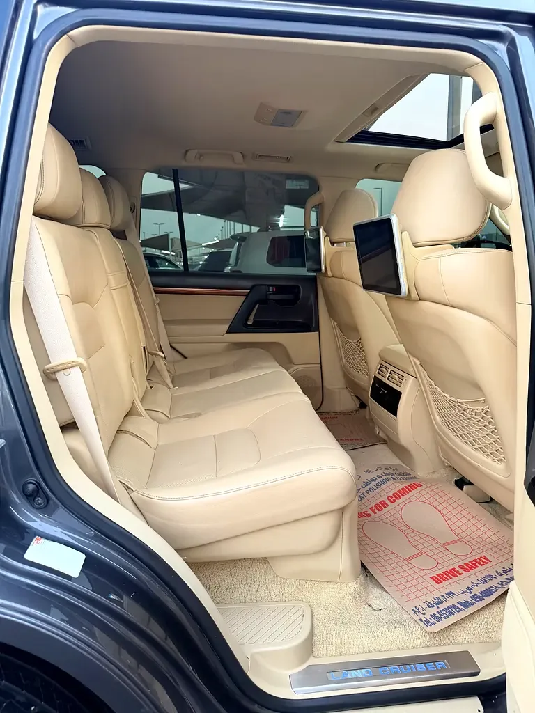 Toyota Land Cruiser 4.6 AT AWD (309 hp) - 10