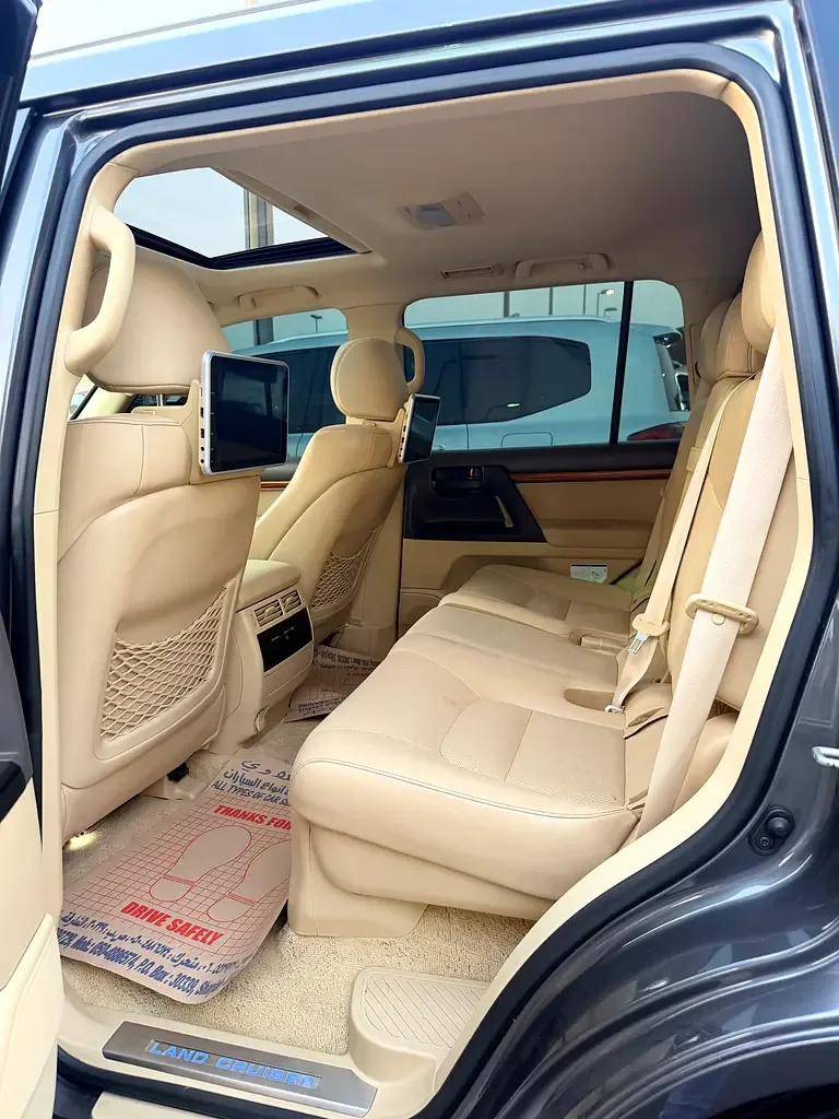 Toyota Land Cruiser 4.6 AT AWD (309 hp) - 9