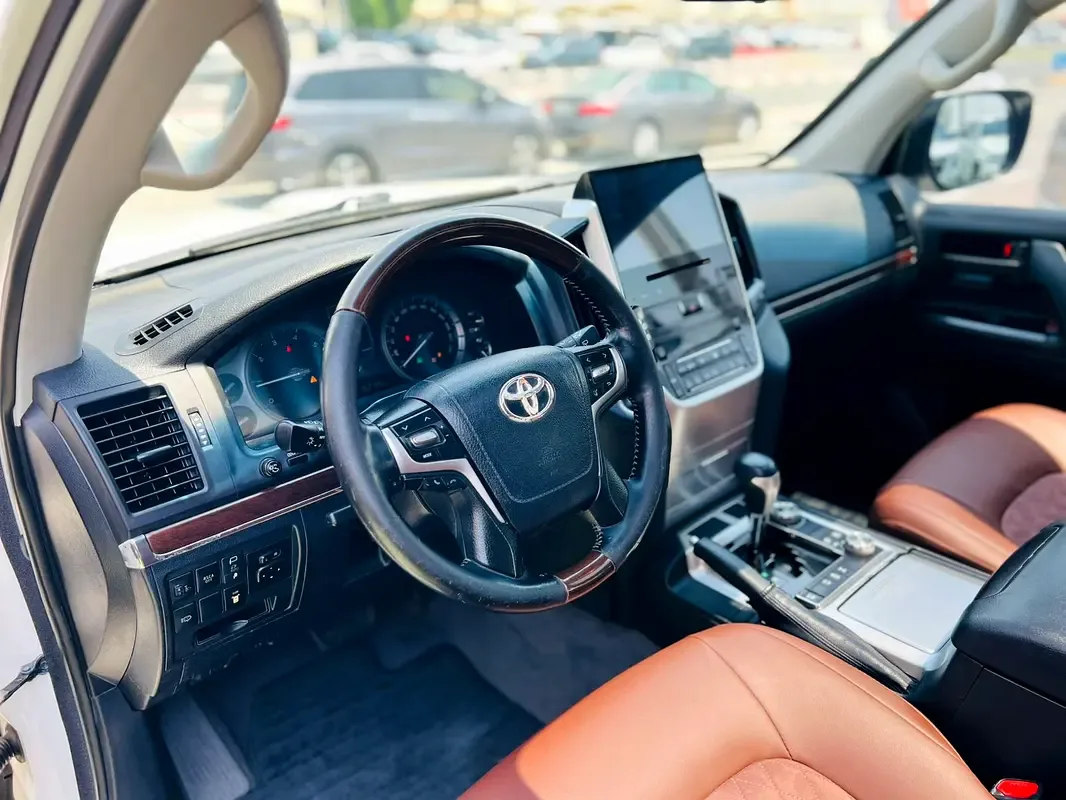 Toyota Land Cruiser 4.6 AT AWD (309 حصان) - 6
