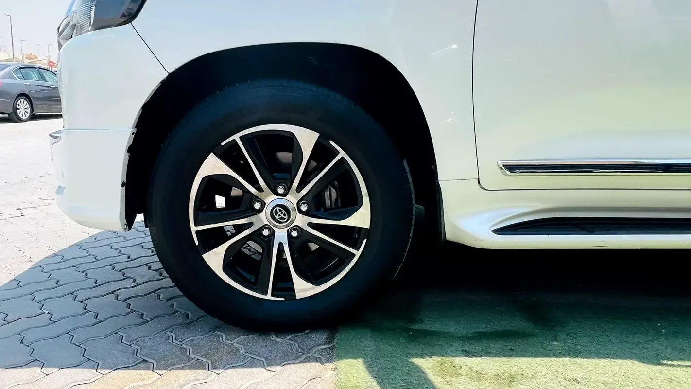Toyota Land Cruiser 4.6 AT AWD (309 حصان) - 17