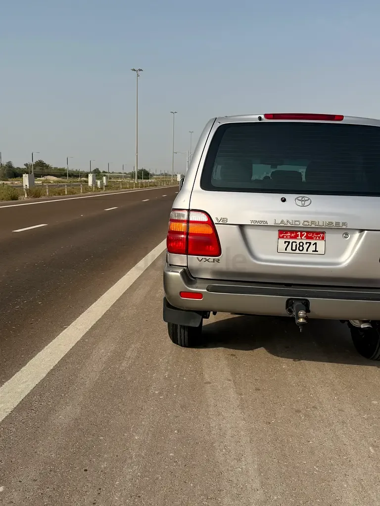 Toyota Land Cruiser 4.7 AT (235 hp)