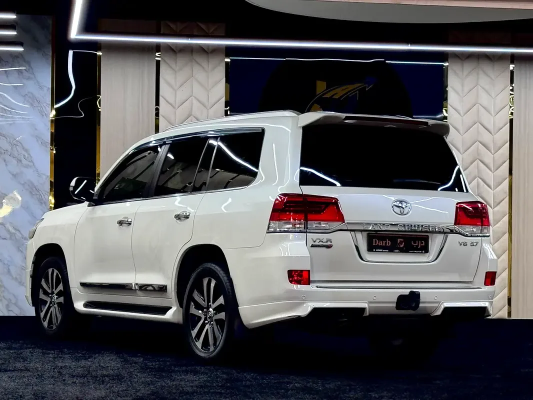 Toyota Land Cruiser 5.7 AT 4WD (381 hp) - 4