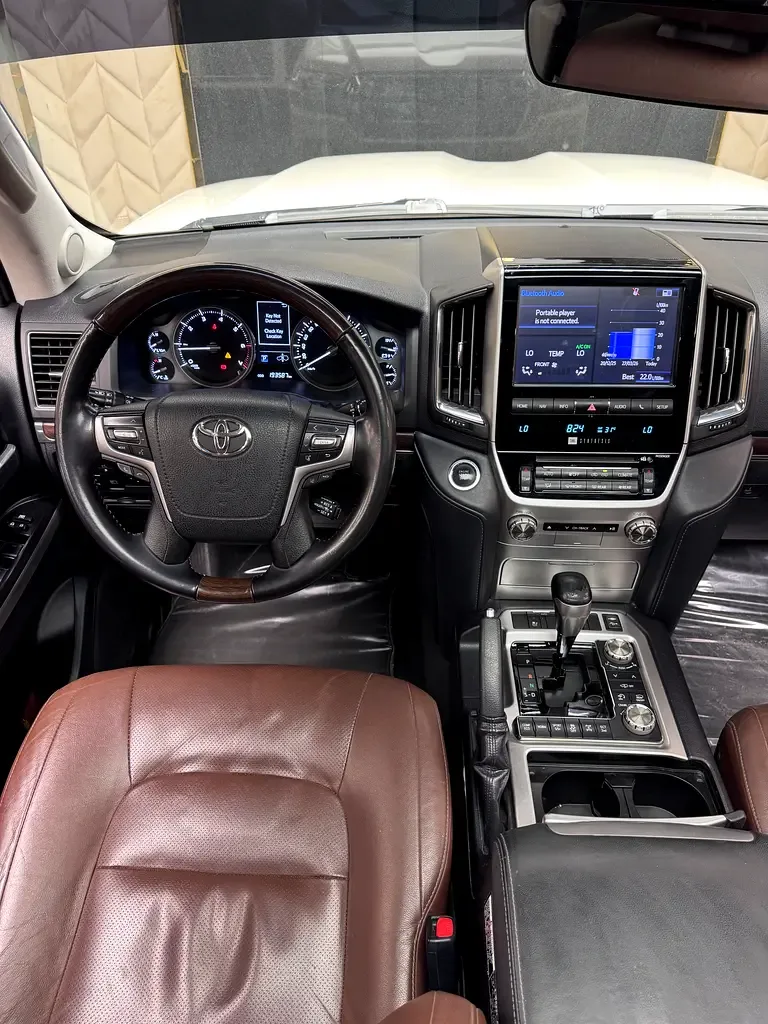 Toyota Land Cruiser 5.7 AT 4WD (381 hp) - 10