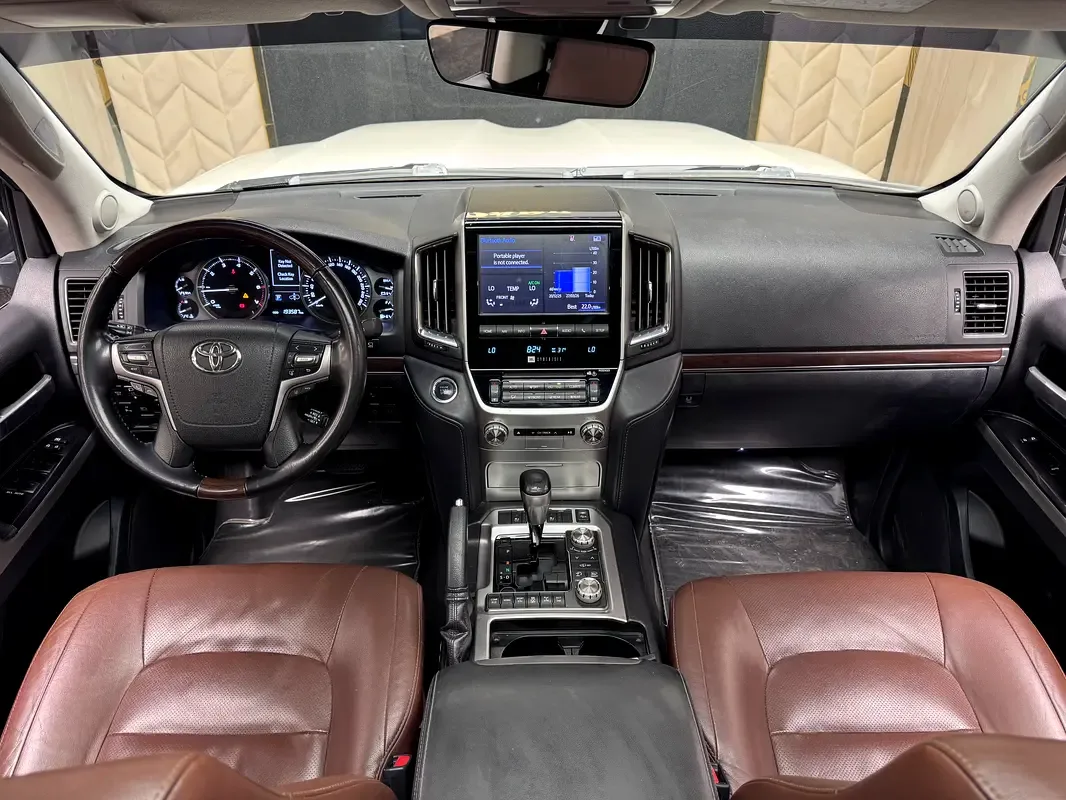 Toyota Land Cruiser 5.7 AT 4WD (381 hp) - 9