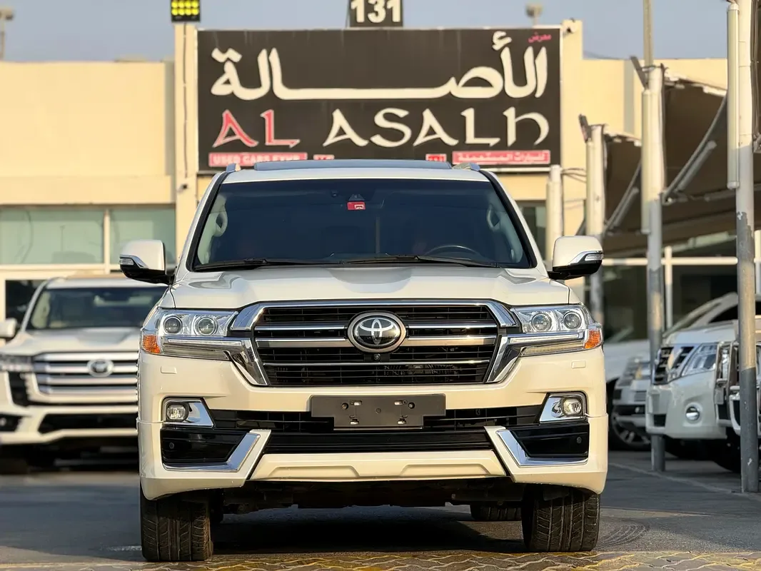 Toyota Land Cruiser 5.7 AT 4WD (381 hp)
