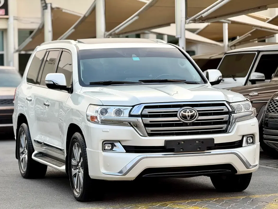 Toyota Land Cruiser 5.7 AT 4WD (381 hp) - 2