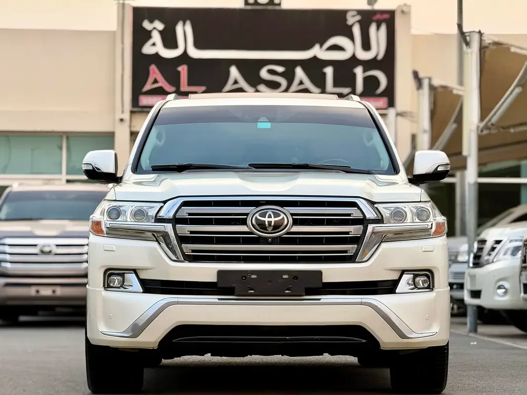 Toyota Land Cruiser 5.7 AT 4WD (381 hp)