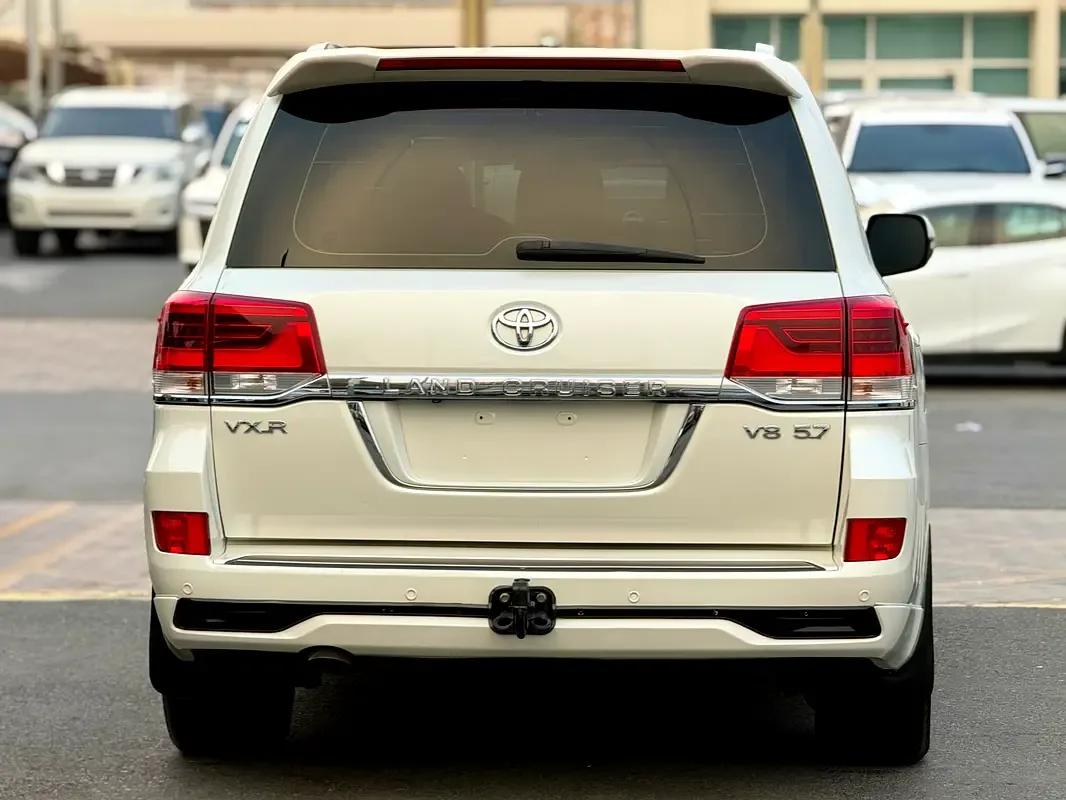 Toyota Land Cruiser 5.7 AT 4WD (381 hp) - 7