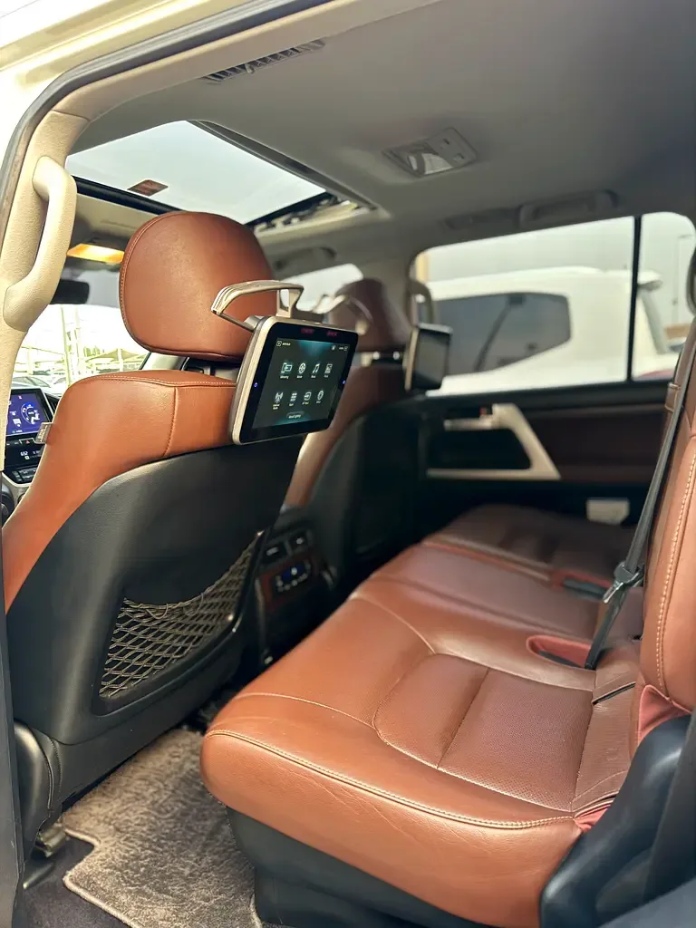 Toyota Land Cruiser 5.7 AT 4WD (381 hp) - 13