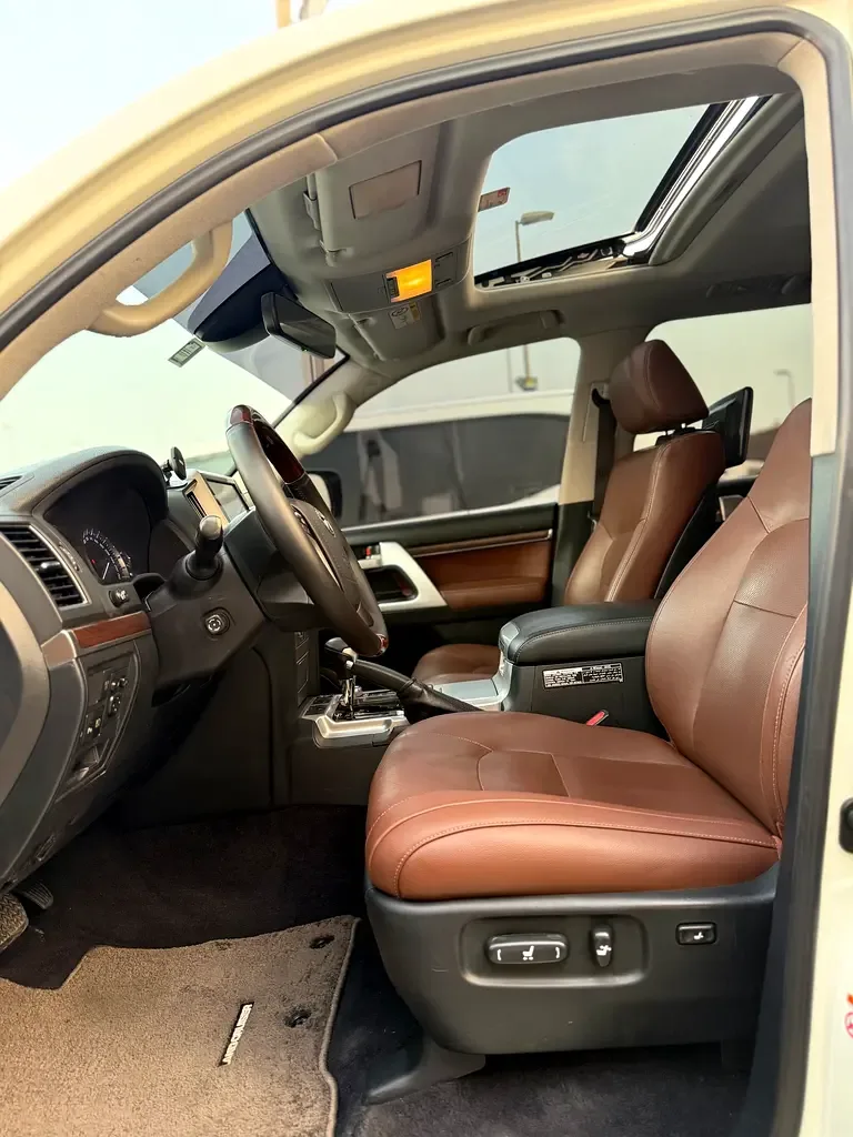 Toyota Land Cruiser 5.7 AT 4WD (381 hp) - 14