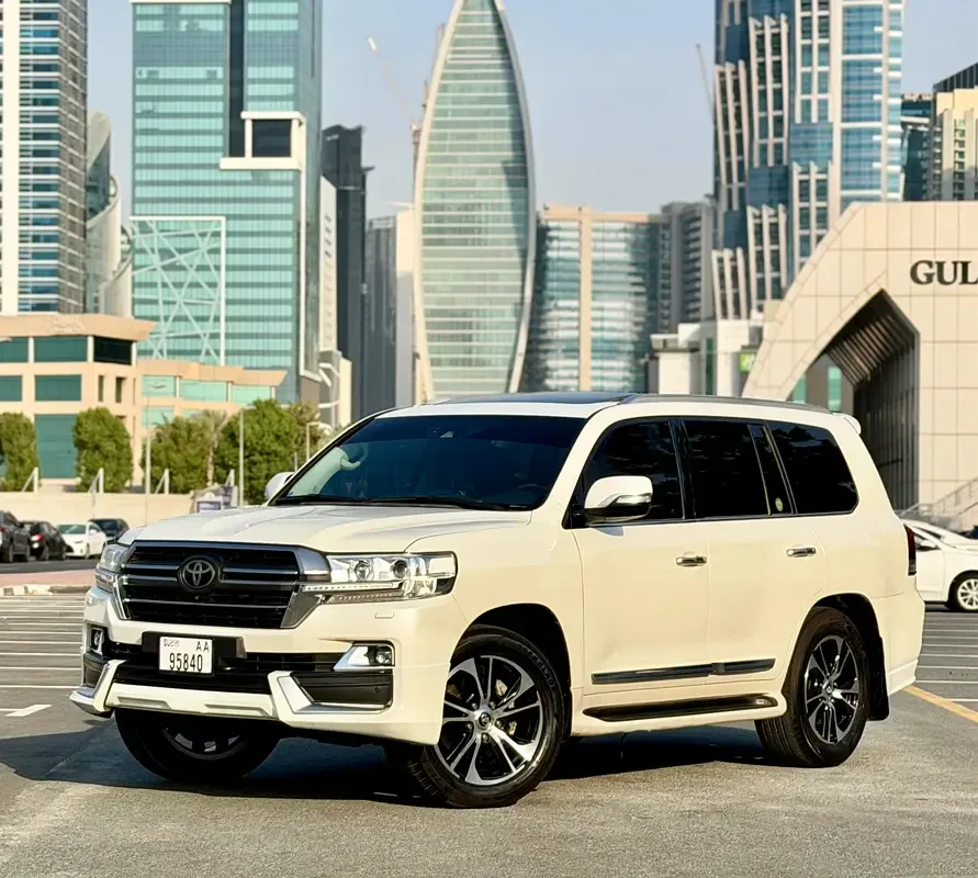 Toyota Land Cruiser 5.7 AT 4WD (381 حصان)