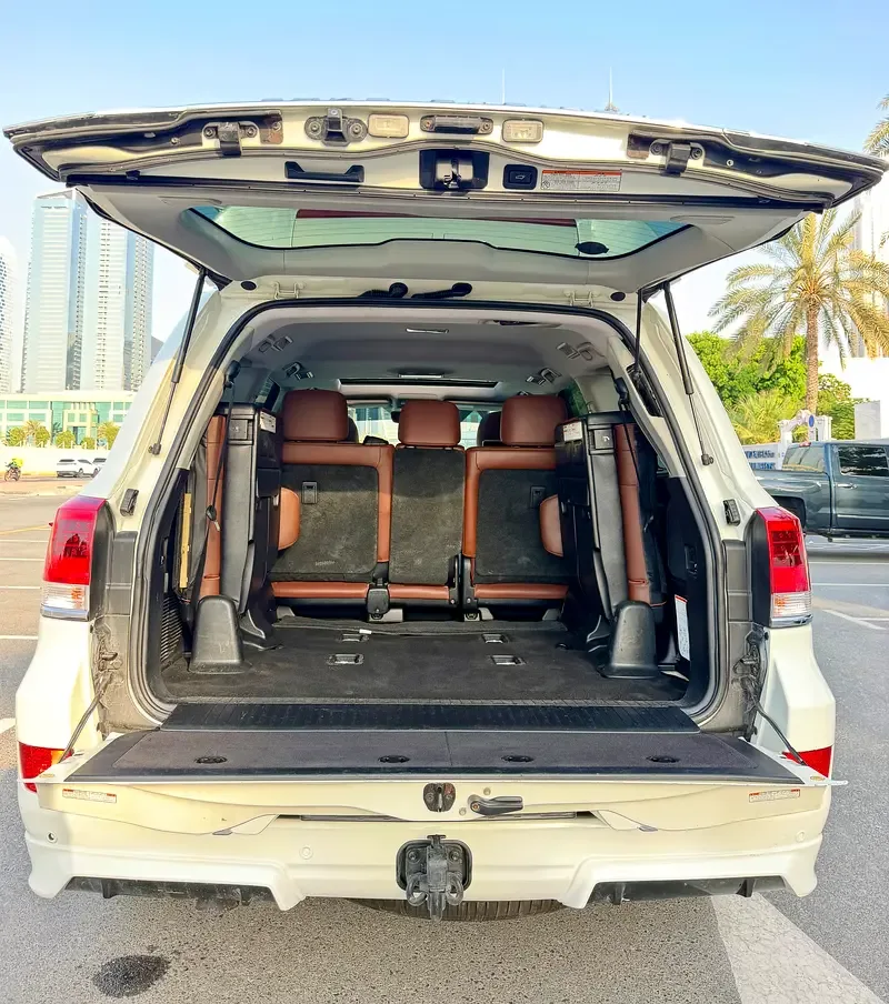 Toyota Land Cruiser 5.7 AT 4WD (381 حصان) - 19