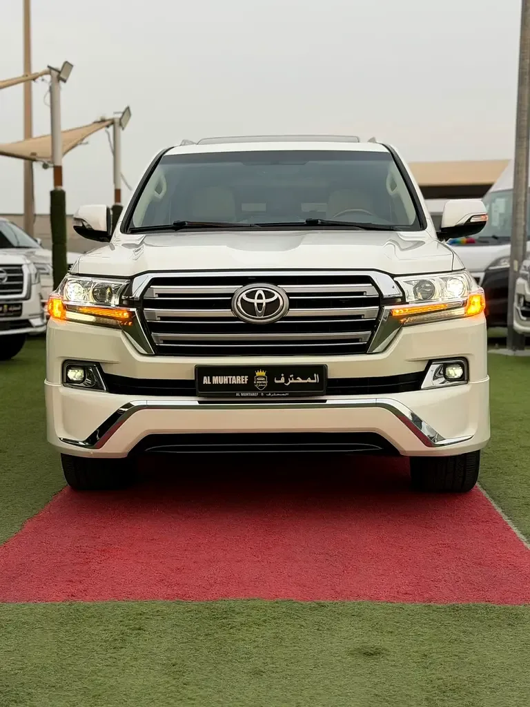 Toyota Land Cruiser 5.7 AT 4WD (381 hp) - 4