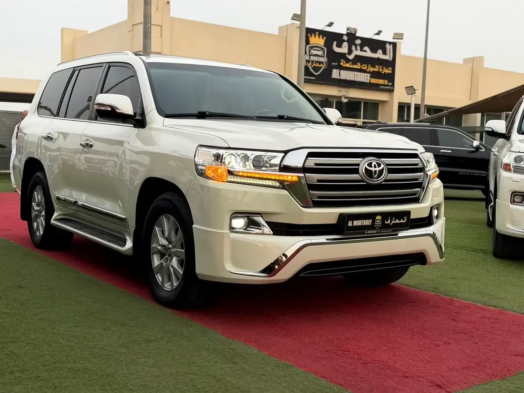 Toyota Land Cruiser 5.7 AT 4WD (381 hp) - 3