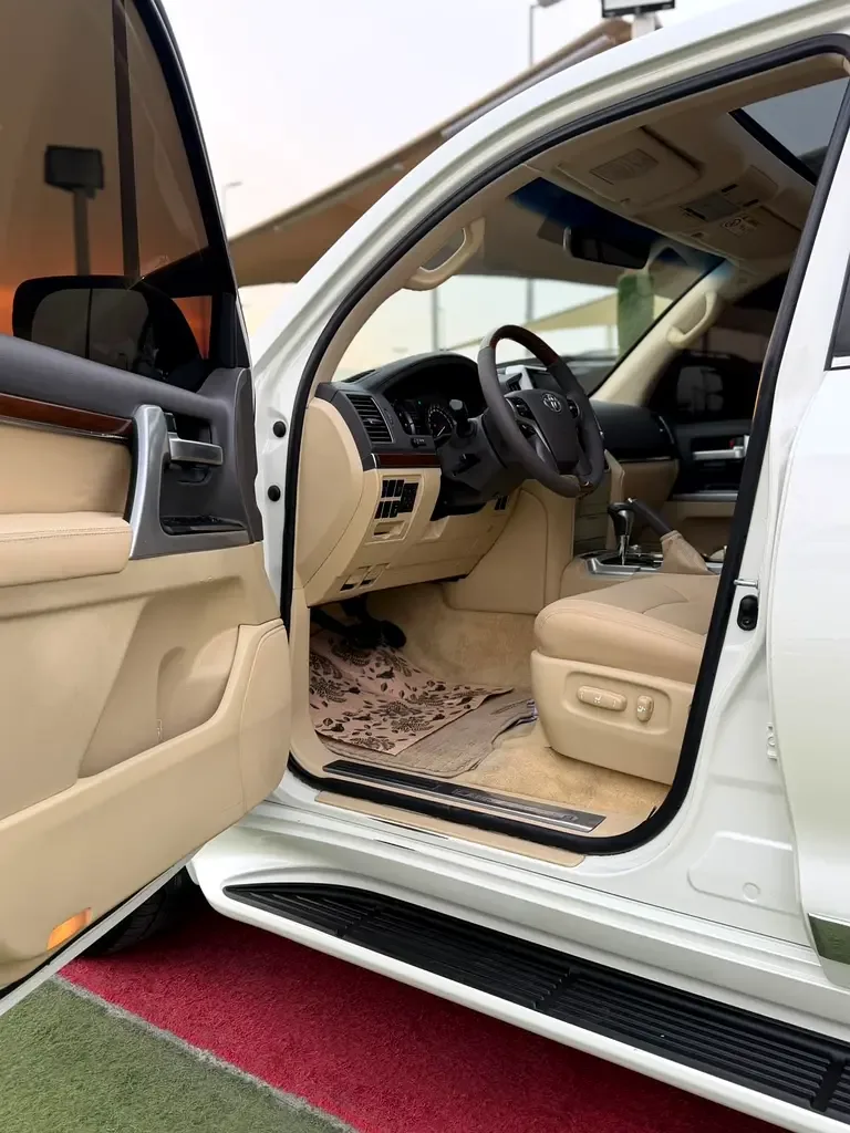 Toyota Land Cruiser 5.7 AT 4WD (381 hp) - 8