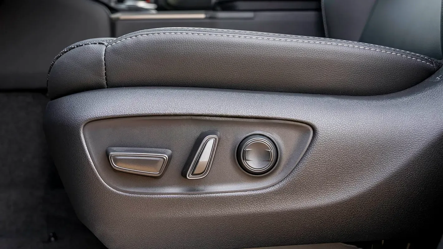 Toyota Land Cruiser Prado 2.4 AT 4WD (279 hp) - 6
