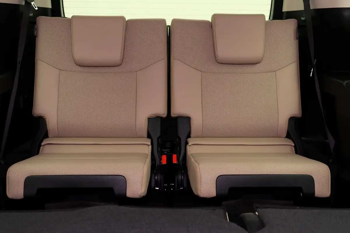Toyota Land Cruiser Prado 2.4 AT 4WD (279 hp) - 17