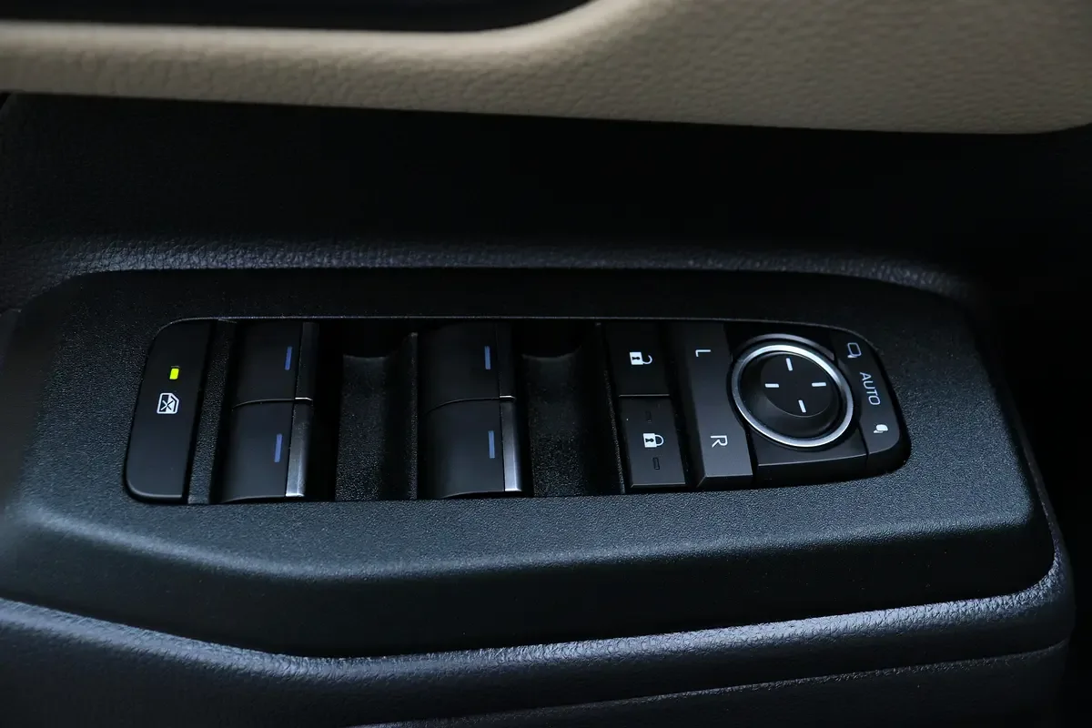 Toyota Land Cruiser Prado 2.4 AT 4WD (279 hp) - 18
