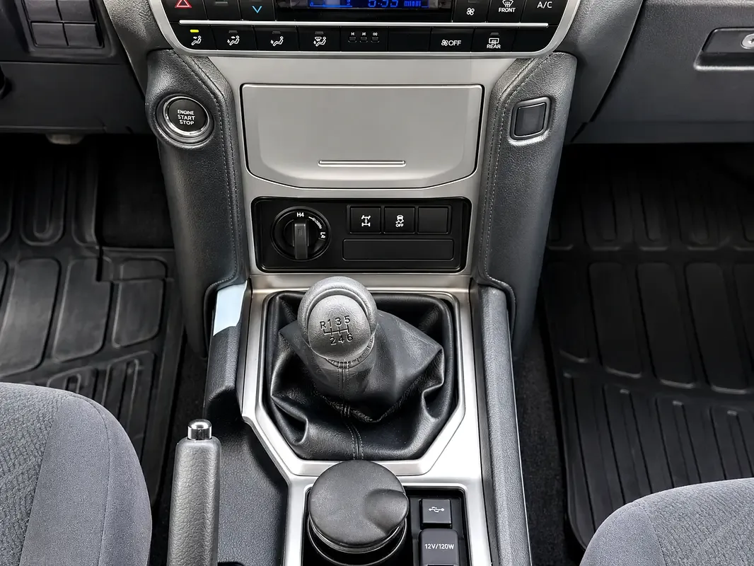 Toyota Land Cruiser Prado 2.8 MT 4WD (204 حصان) - 16