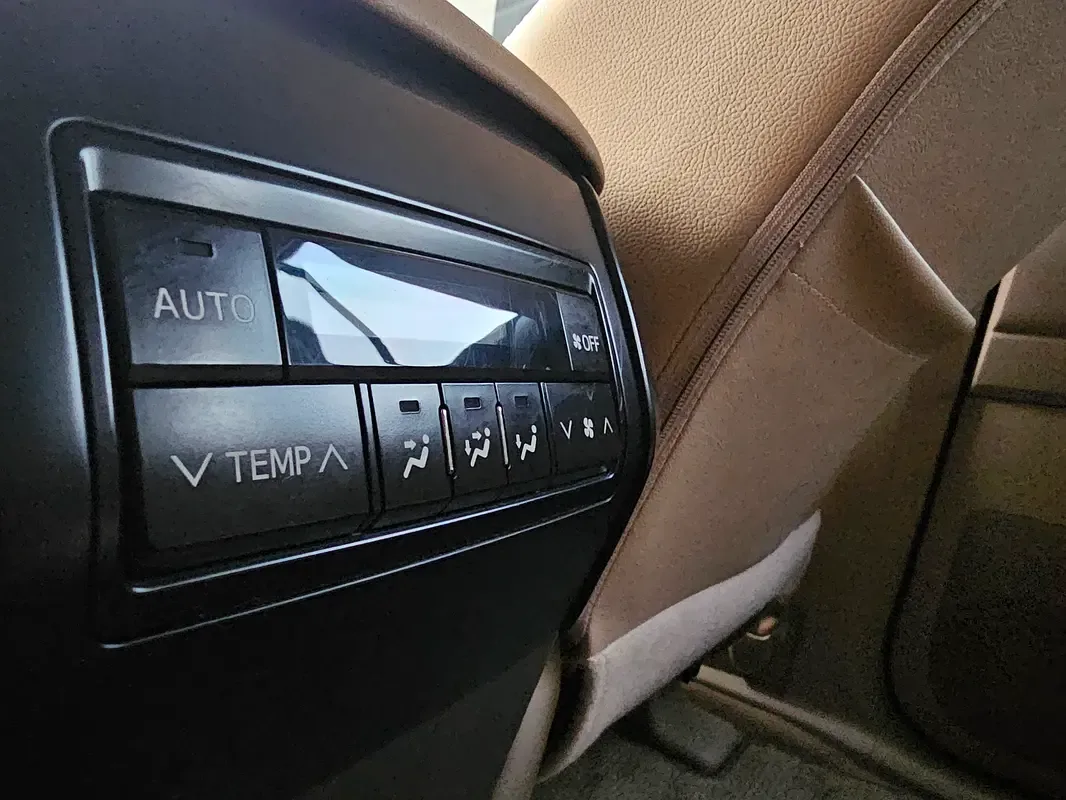 Toyota Land Cruiser Prado 4.0 AT 4WD (249 hp) - 19
