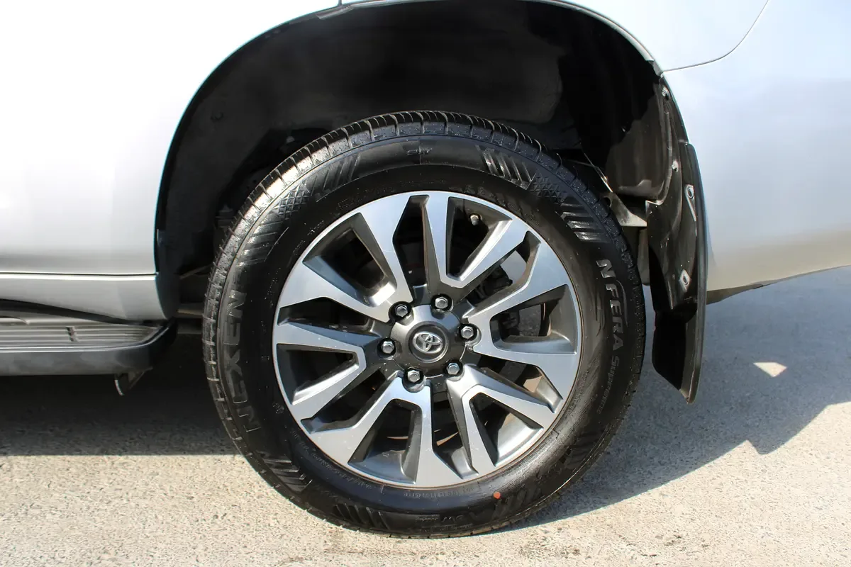 Toyota Land Cruiser Prado 4.0 AT 4WD (249 حصان) - 11