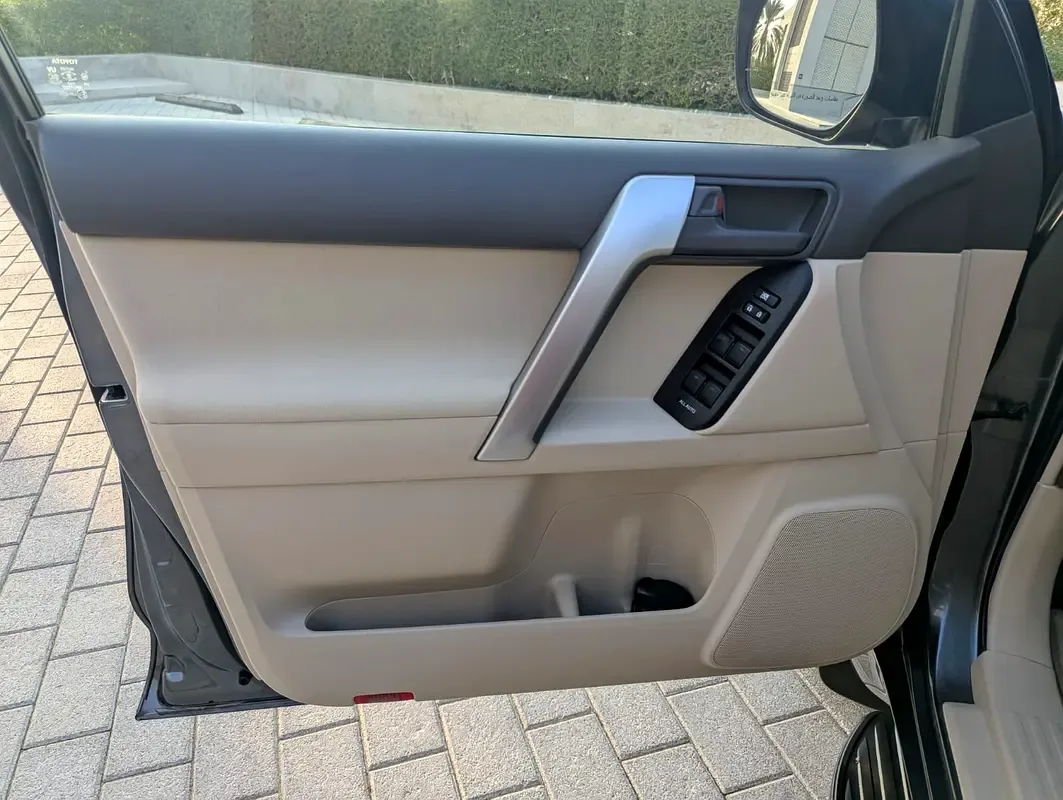 Toyota Land Cruiser Prado 4.0 AT 4WD (282 hp) - 16