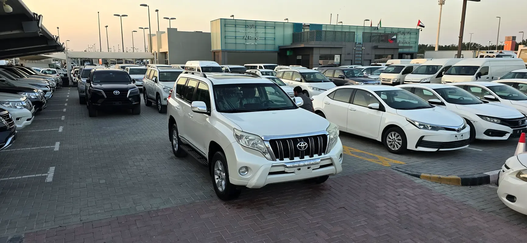 Toyota Land Cruiser Prado 4.0 AT AWD (282 hp)