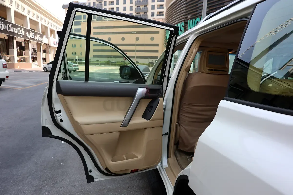 Toyota Land Cruiser Prado 4.0 AT AWD (282 حصان) - 11