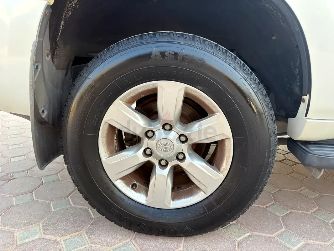 Toyota Land Cruiser Prado 4.0 AT AWD (282 hp) - 17