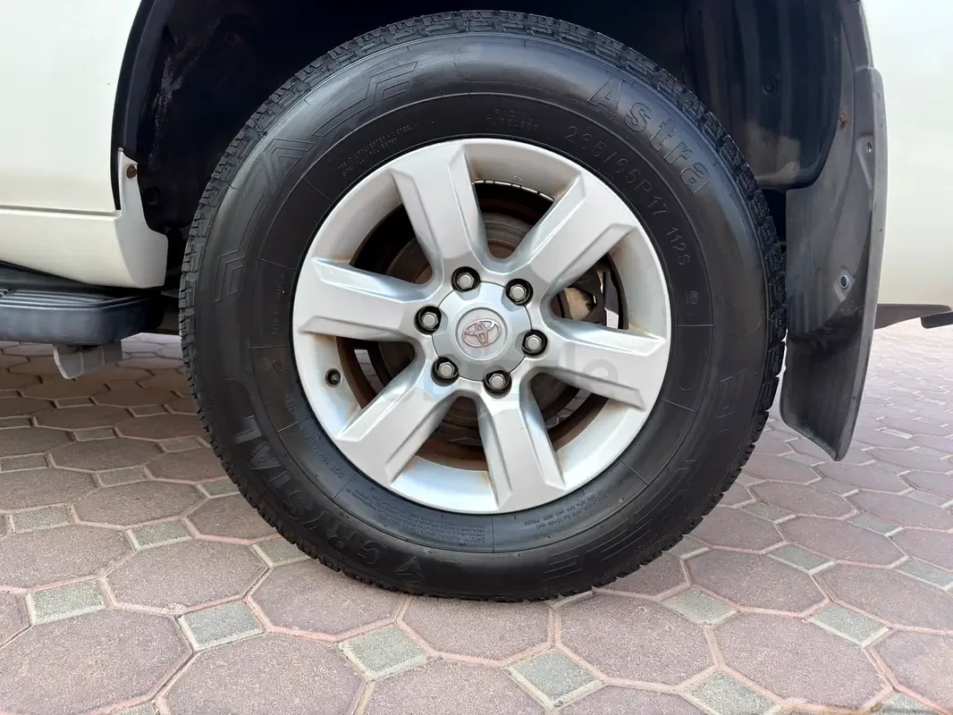 Toyota Land Cruiser Prado 4.0 AT AWD (282 hp) - 19