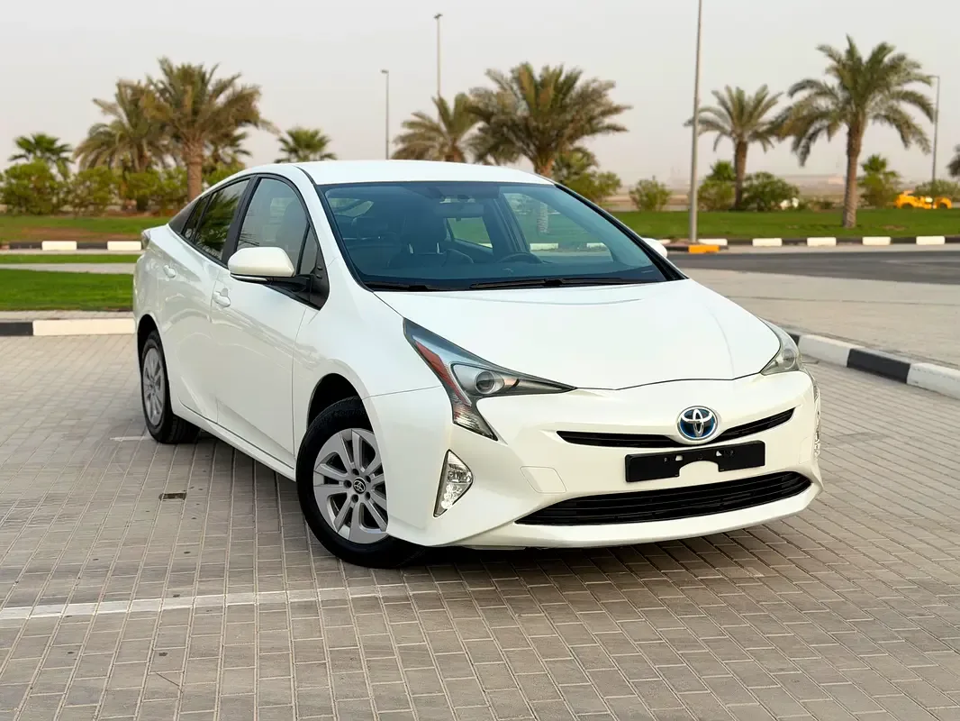 Toyota Prius 1.8 AT (98 hp)