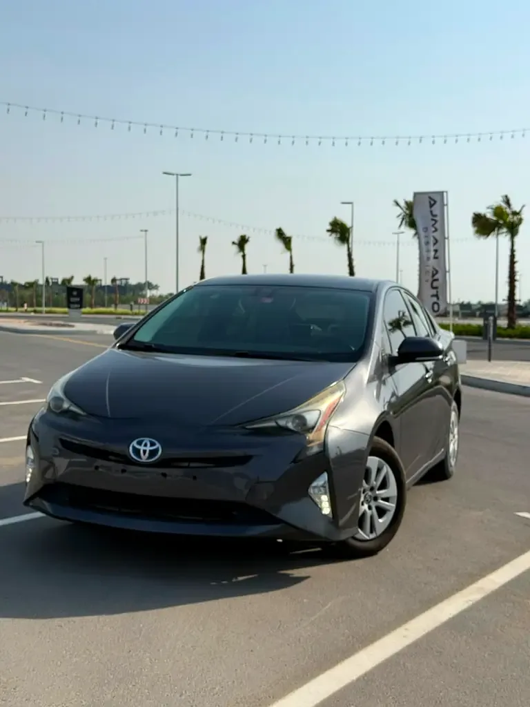 Toyota Prius 1.8 AT (98 hp)