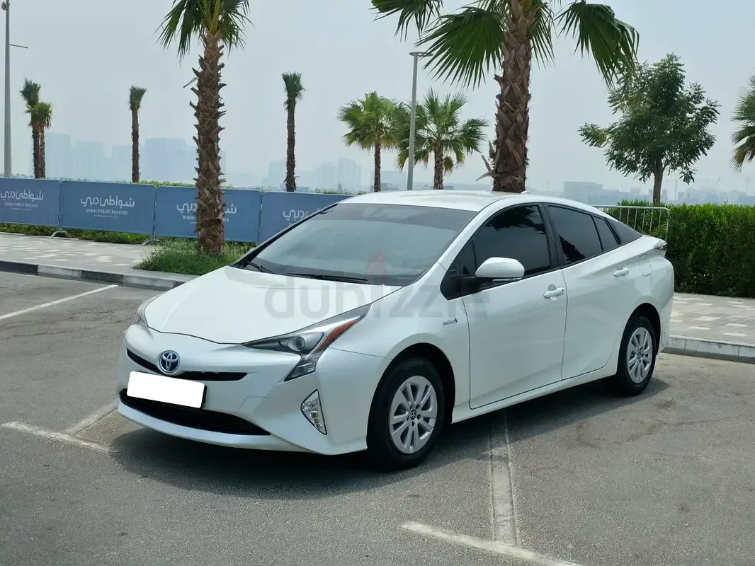 Toyota Prius 1.8 AT (98 حصان) - 2