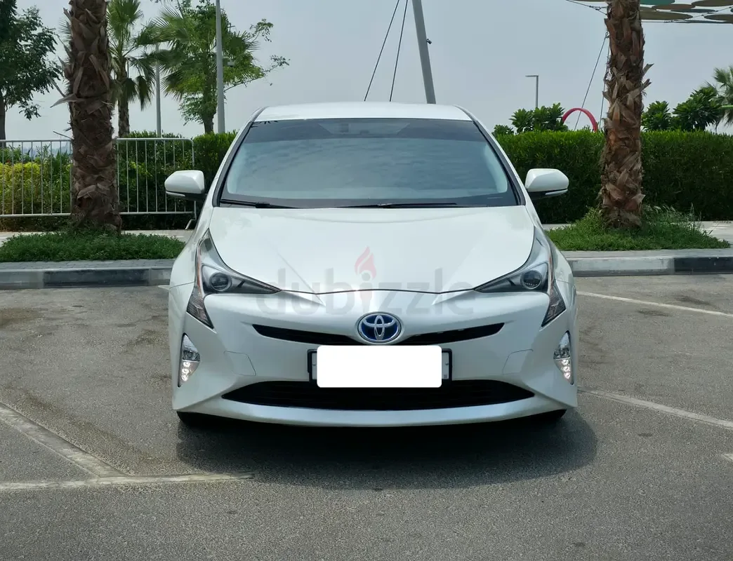 Toyota Prius 1.8 AT (98 hp)