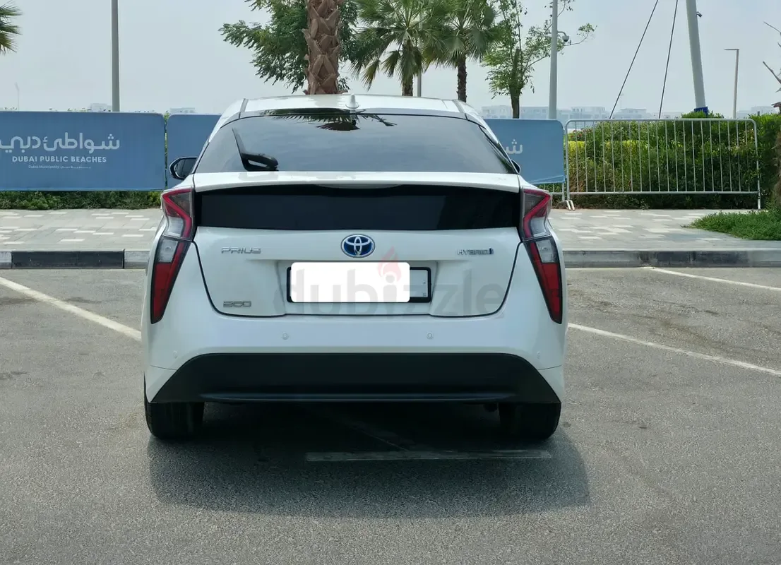 Toyota Prius 1.8 AT (98 حصان) - 6