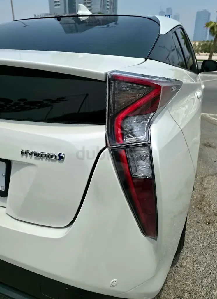 Toyota Prius 1.8 AT (98 حصان) - 5